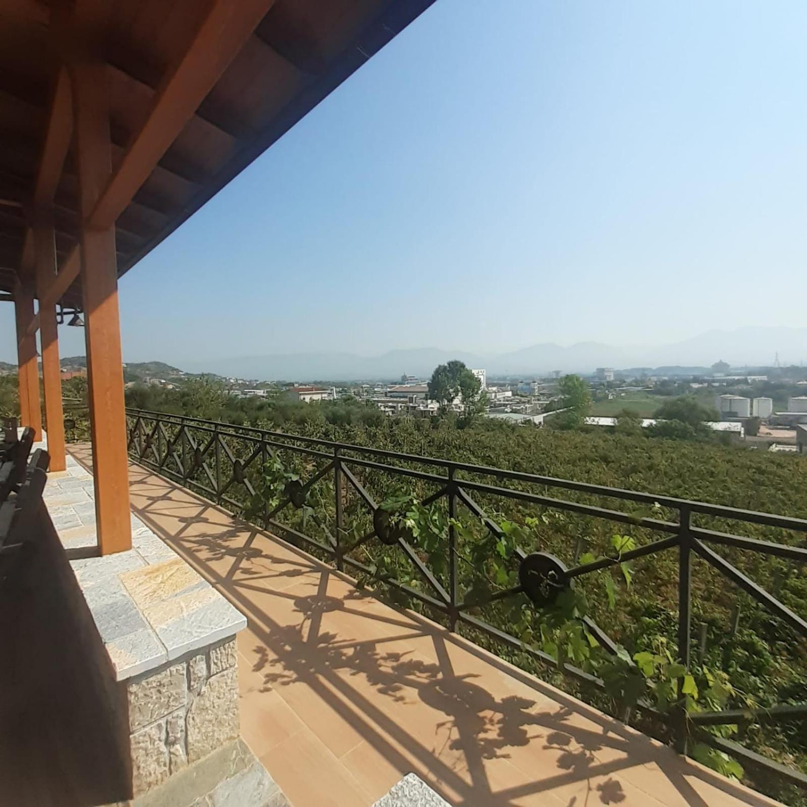 Vila Shehi Guesthouse And Winery Muçaj エクステリア 写真